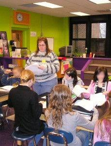 Author Mary Shafer teaches elementary students about writing
